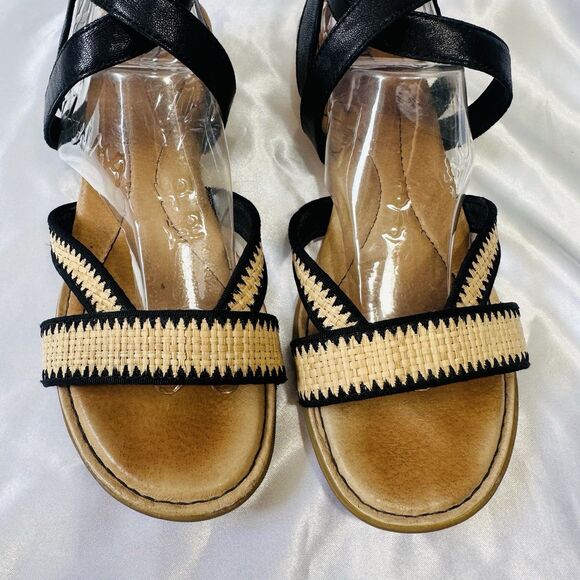 Born Low Wedge Heel Leather Strappy Sandals Black Comfort Shoes Women's SZ 10 - Picture 4 of 11